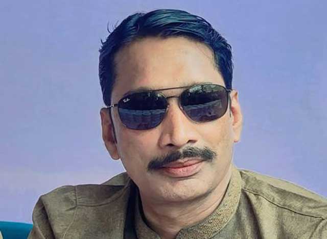 ‘এআই’ বিতর্কের পর ট্রাম্পের সঙ্গে সেই ছবি জাকির খানের পোস্টে, ক্যাপশনে নতুন বার্তা